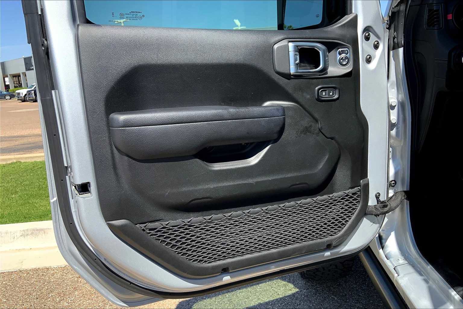 Used 2024 Jeep Wrangler Unlimited Rubicon image 41