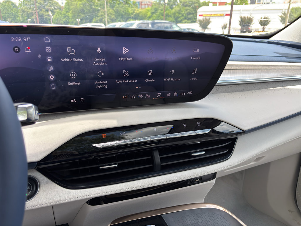 Used 2025 Buick Enclave Avenir w/ Super Cruise Package FWD image 22