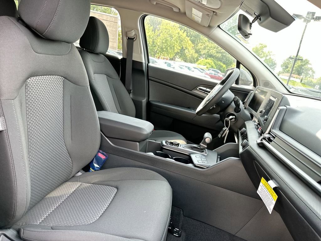 Used 2024 Kia Sportage LX image 42