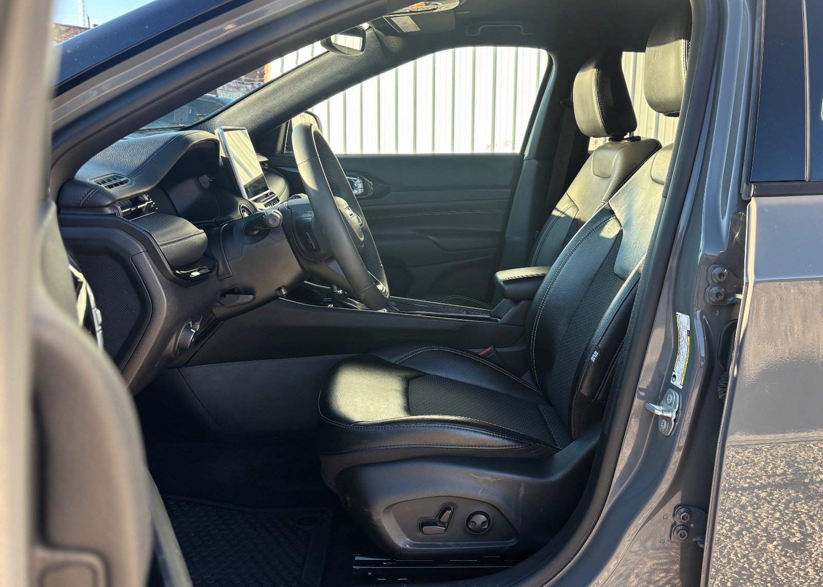 Used 2023 Jeep Compass Altitude w/ Convenience Group image 18