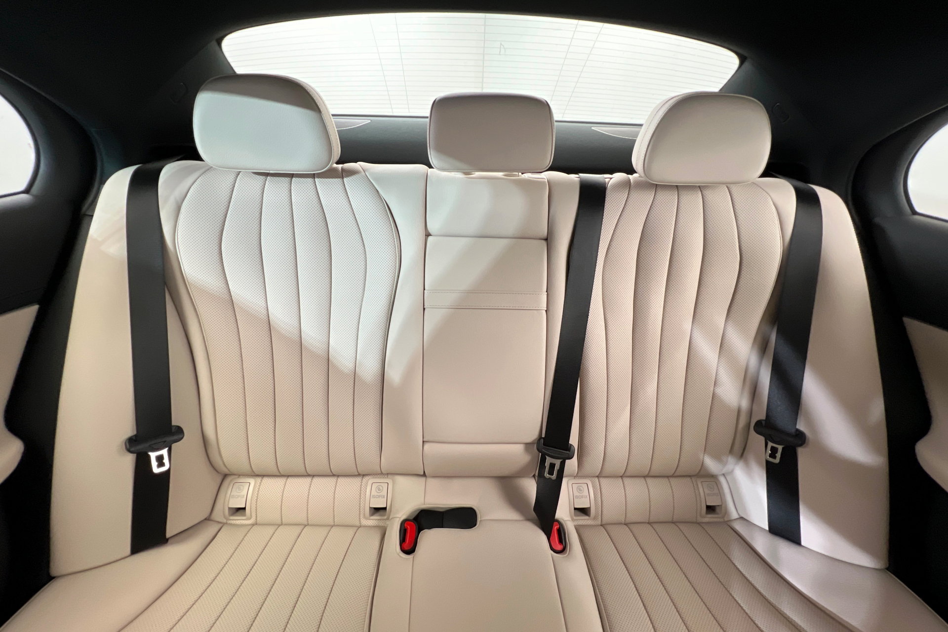 New 2026 Mercedes-Benz E 350 4MATIC Sedan image 24