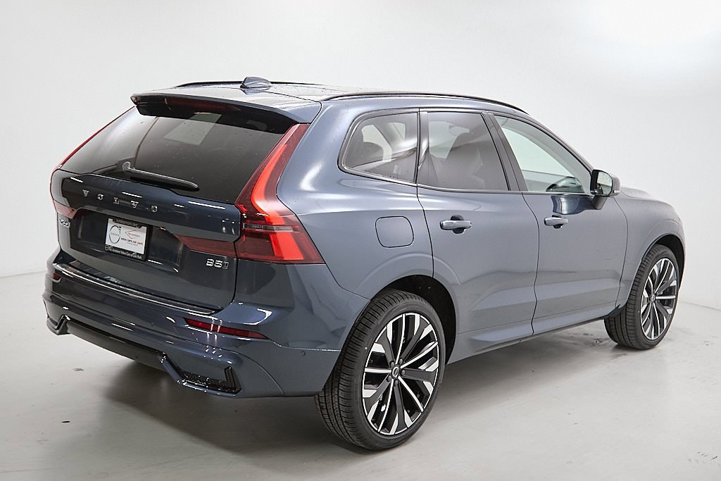 New 2026 Volvo XC60 B5 Ultra w/ Climate Package image 8