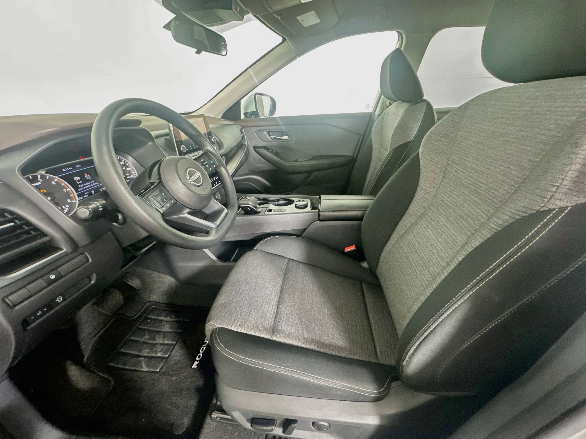 Used 2023 Nissan Rogue SV AWD/4WD image 13