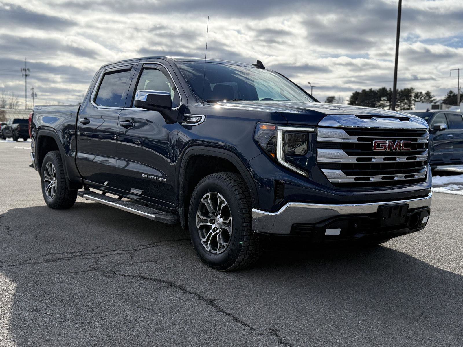 Certified 2023 GMC Sierra 1500 SLE image 3