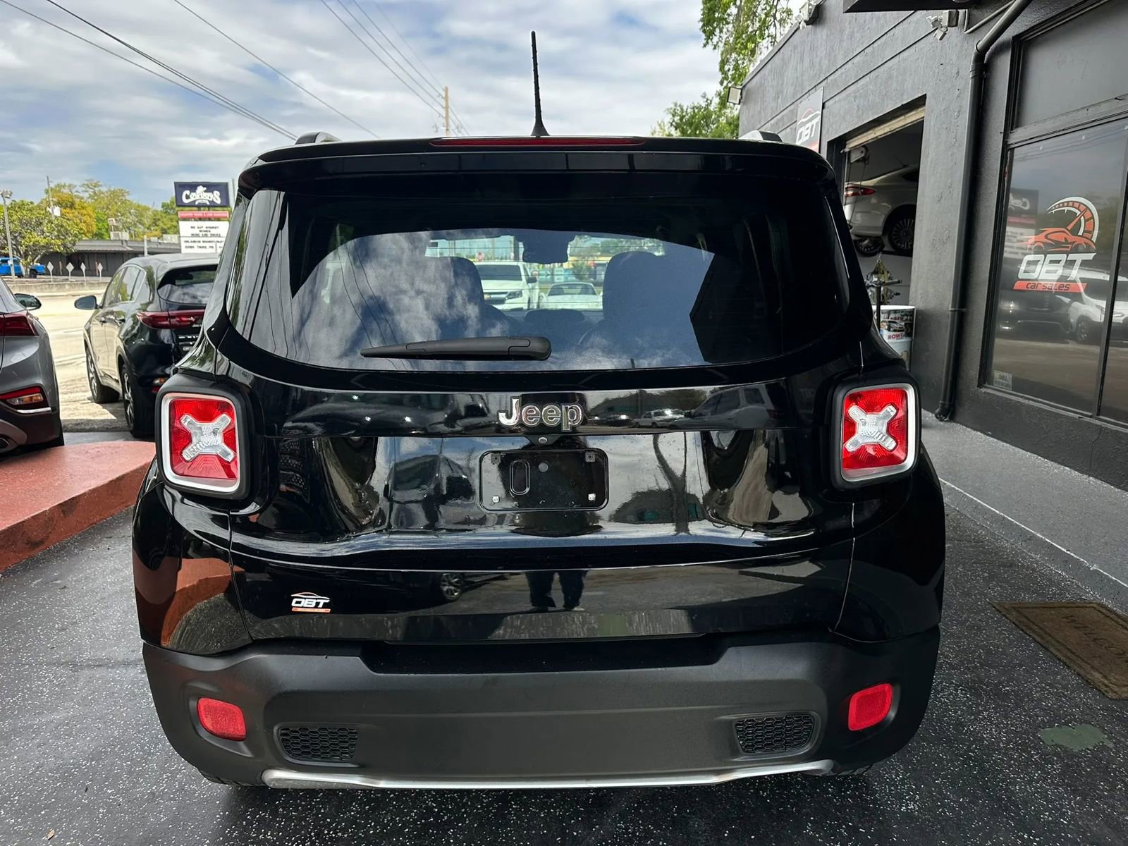 Used 2016 Jeep Renegade Limited image 5