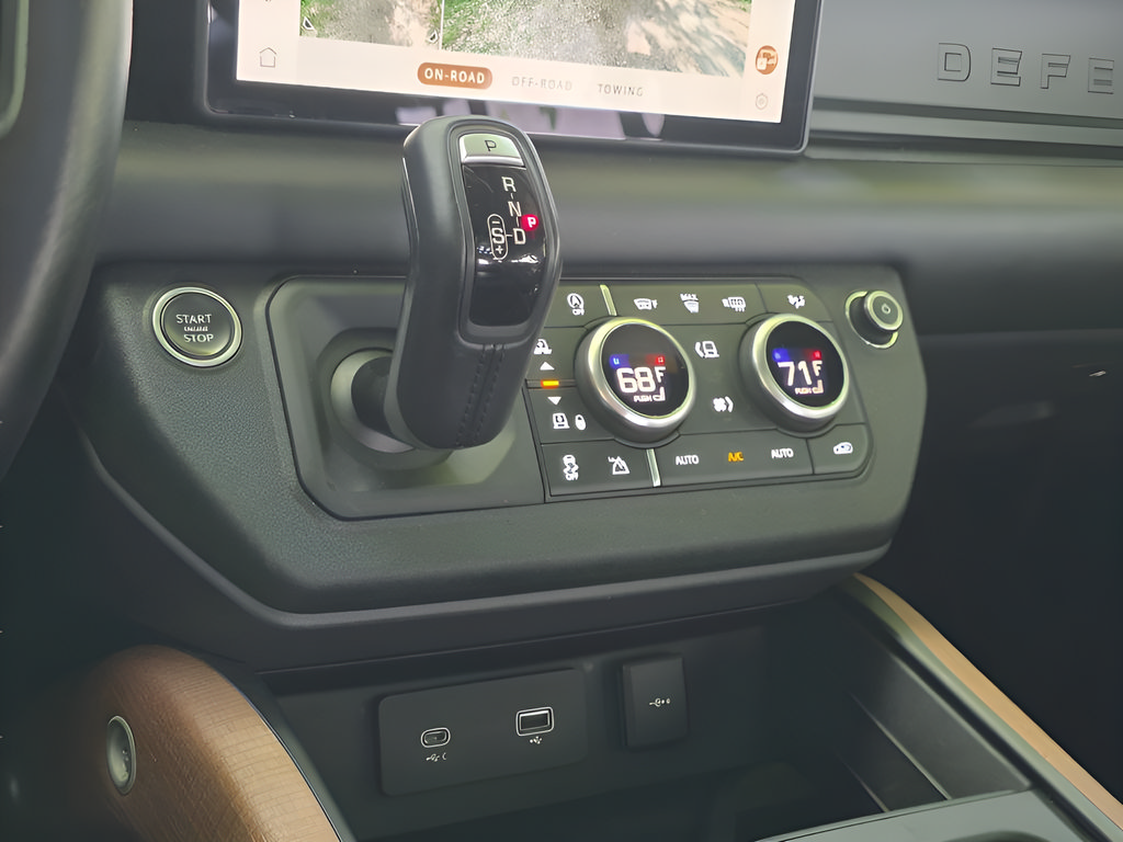 Used 2020 Land Rover Defender 110 X AWD/4WD image 22