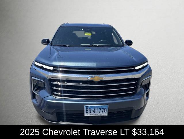 Used 2025 Chevrolet Traverse LT FWD image 5