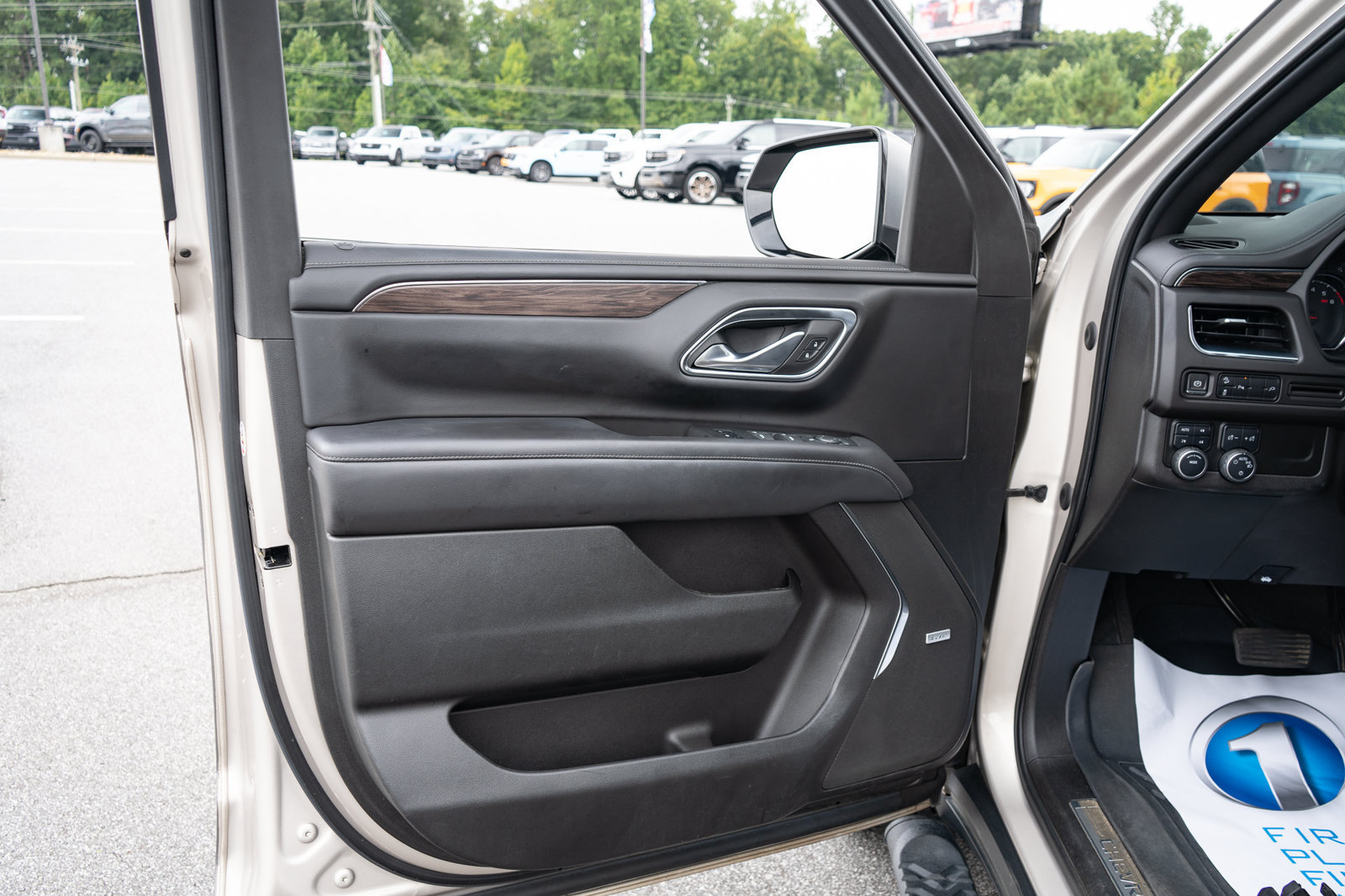 Used 2021 Chevrolet Tahoe Z71 AWD/4WD image 16