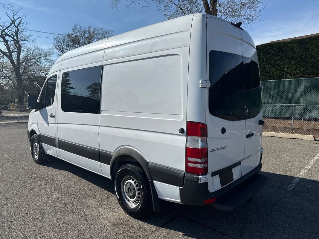 Used 2017 Mercedes-Benz Sprinter 2500 image 4