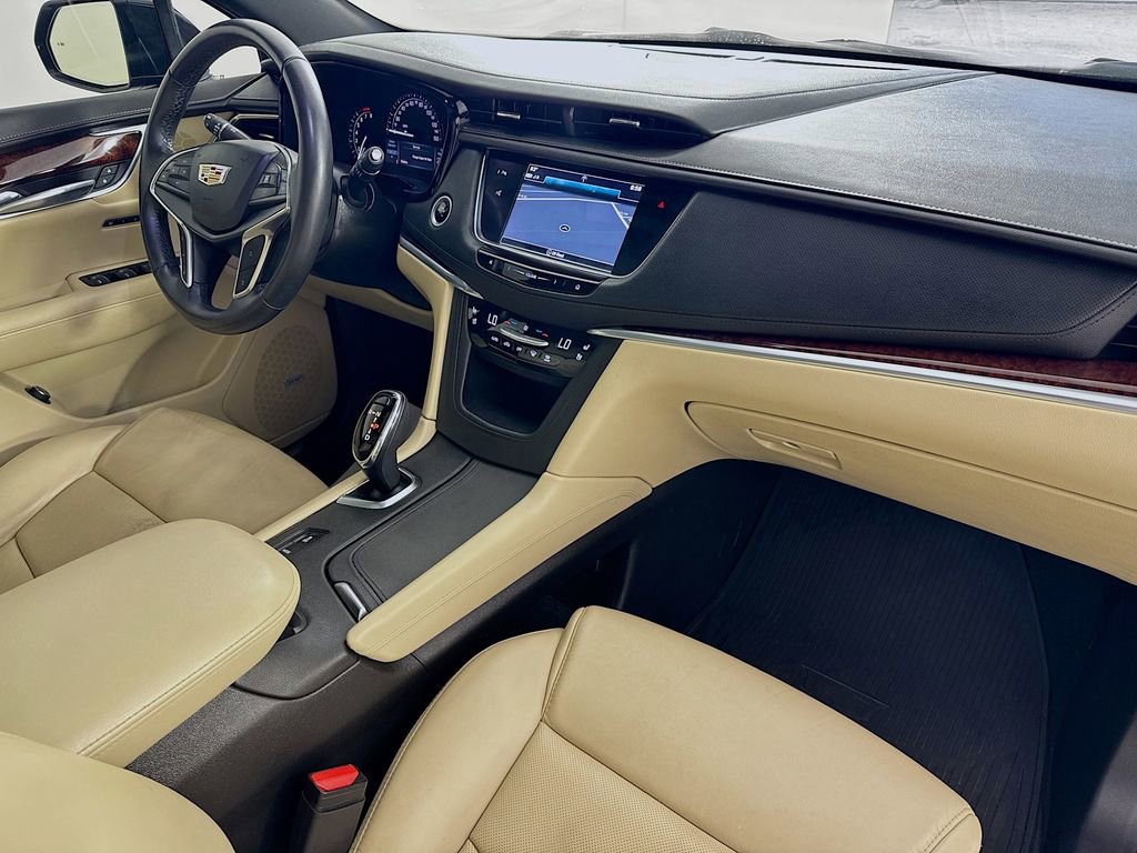 Used 2018 Cadillac XT5 Premium Luxury w/ Driver Assist Package FWD image 39