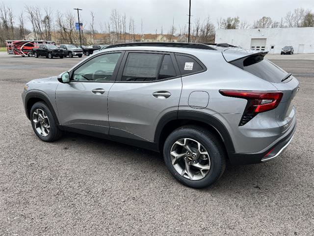 New 2026 Chevrolet Trax LT image 3