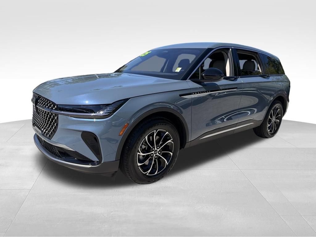 Used 2025 Lincoln Nautilus Premier video 3