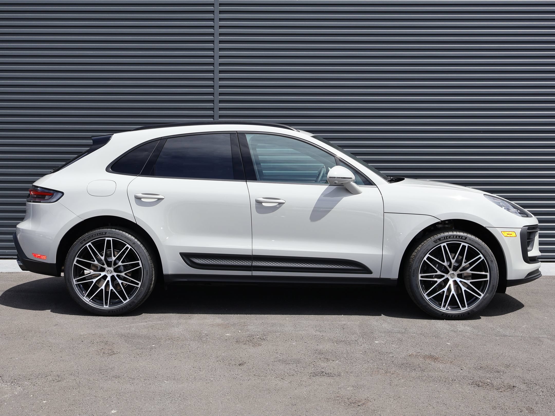 New 2026 Porsche Macan AWD/4WD image 8