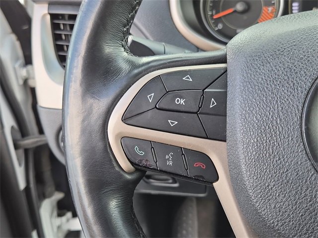 Used 2015 Jeep Cherokee Latitude w/ Cold Weather Group image 26