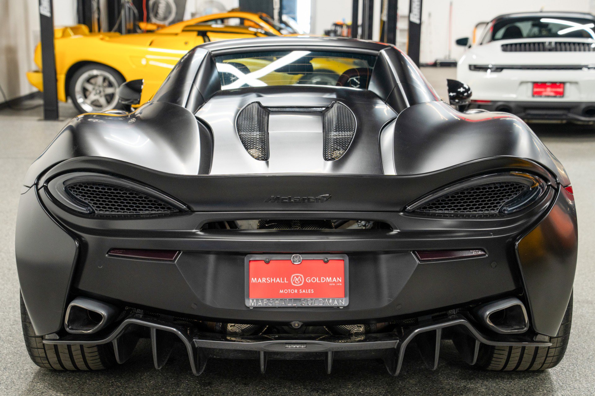 Used 2018 McLaren 570S Spider image 36