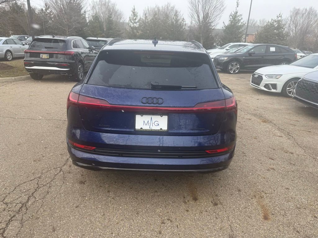 Used 2022 Audi e-tron Premium Plus image 6