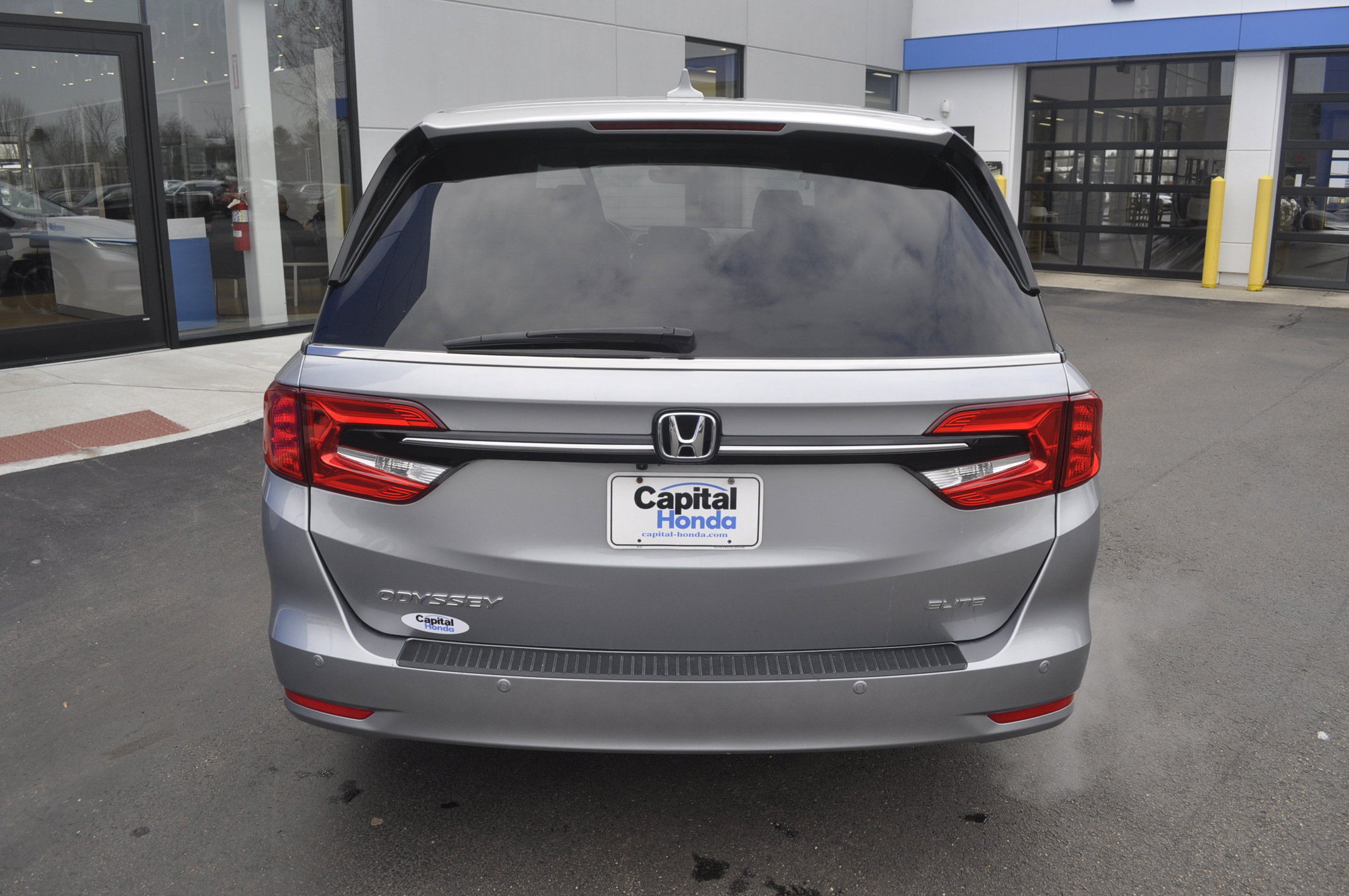 Used 2023 Honda Odyssey Elite image 6
