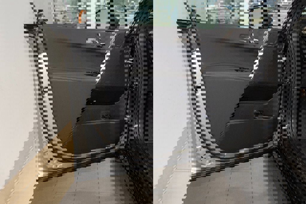 Used 2026 BMW iX xDrive60 w/ M Sport Package image 12