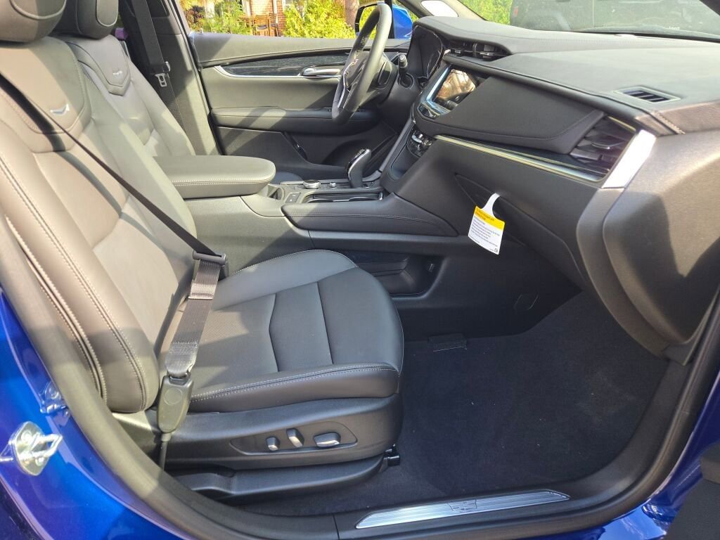 New 2025 Cadillac XT5 Premium Luxury image 6