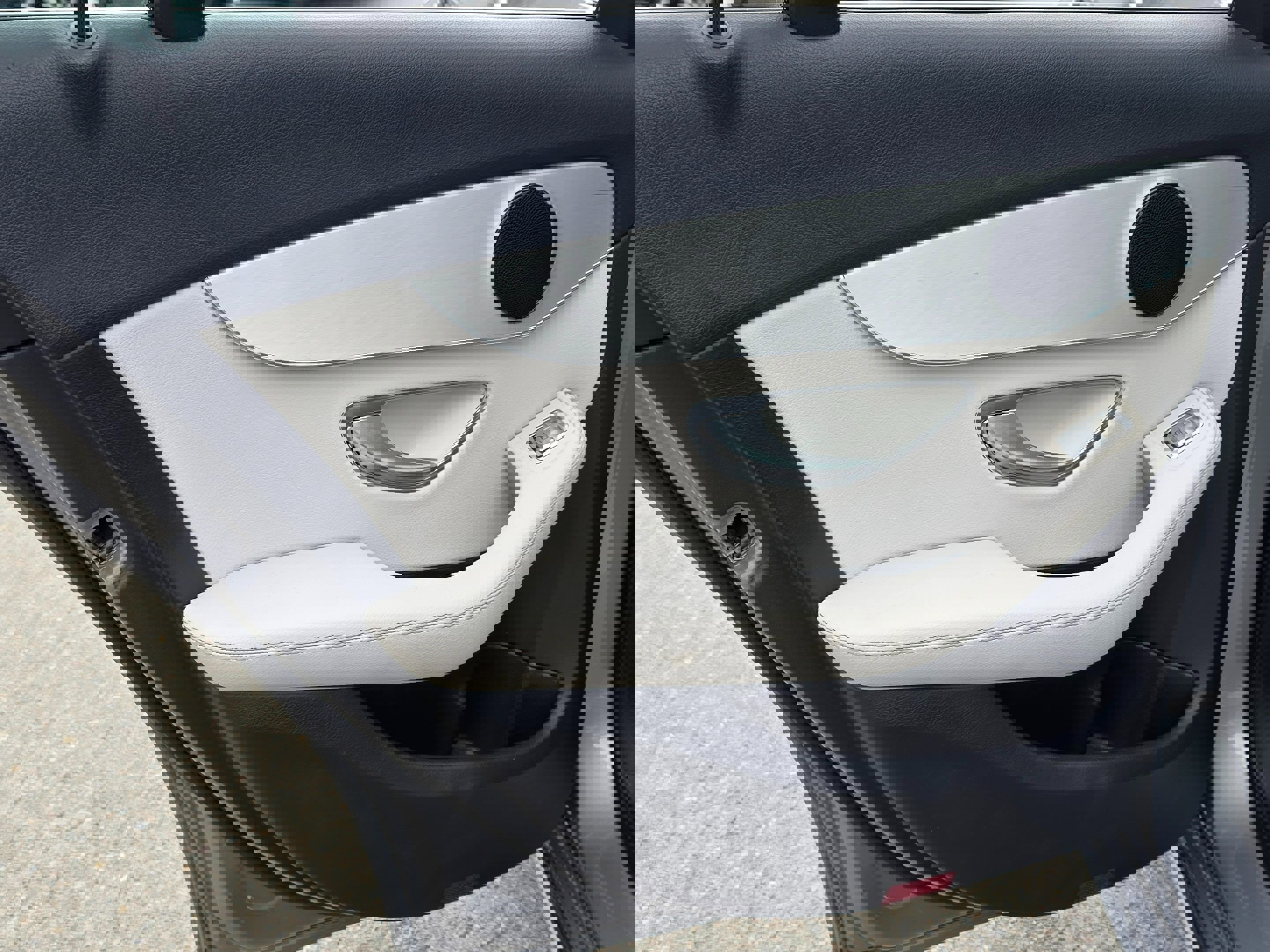 Used 2016 Mercedes-Benz C 350e Sedan w/ Multimedia Package image 21