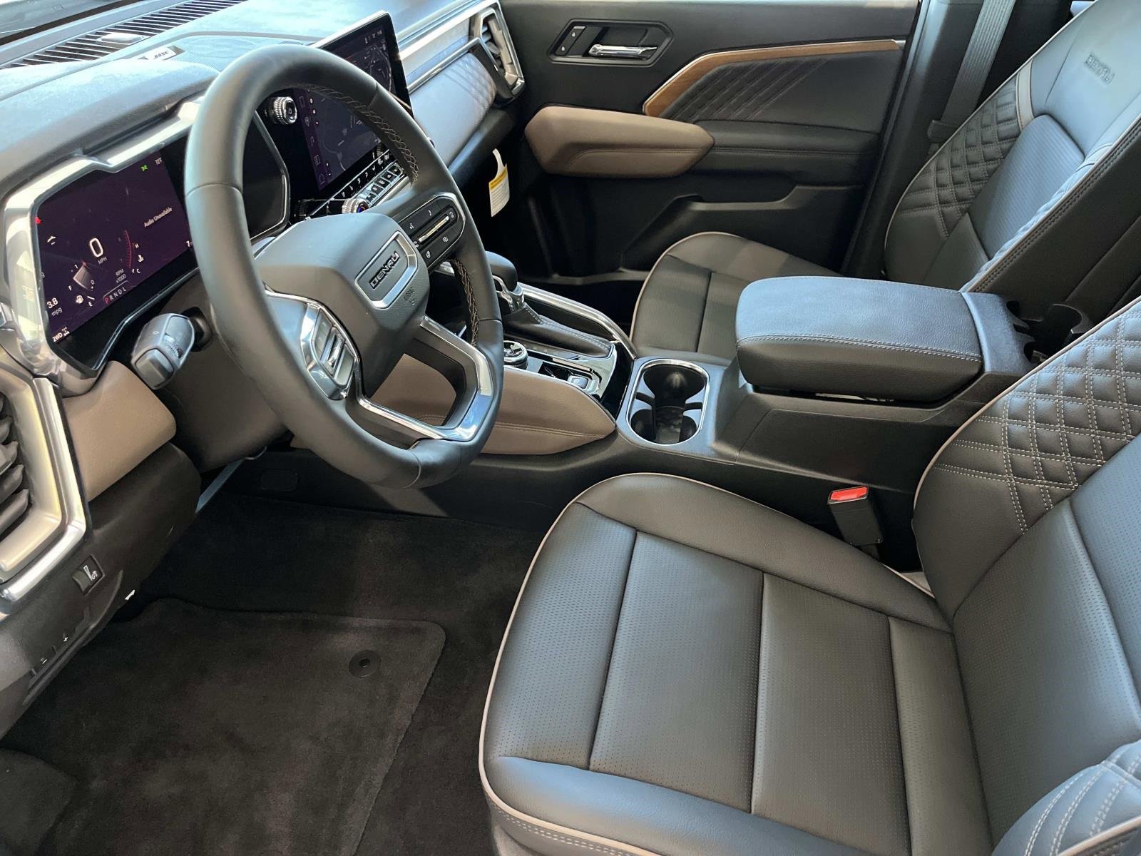 New 2026 GMC Canyon Denali image 22