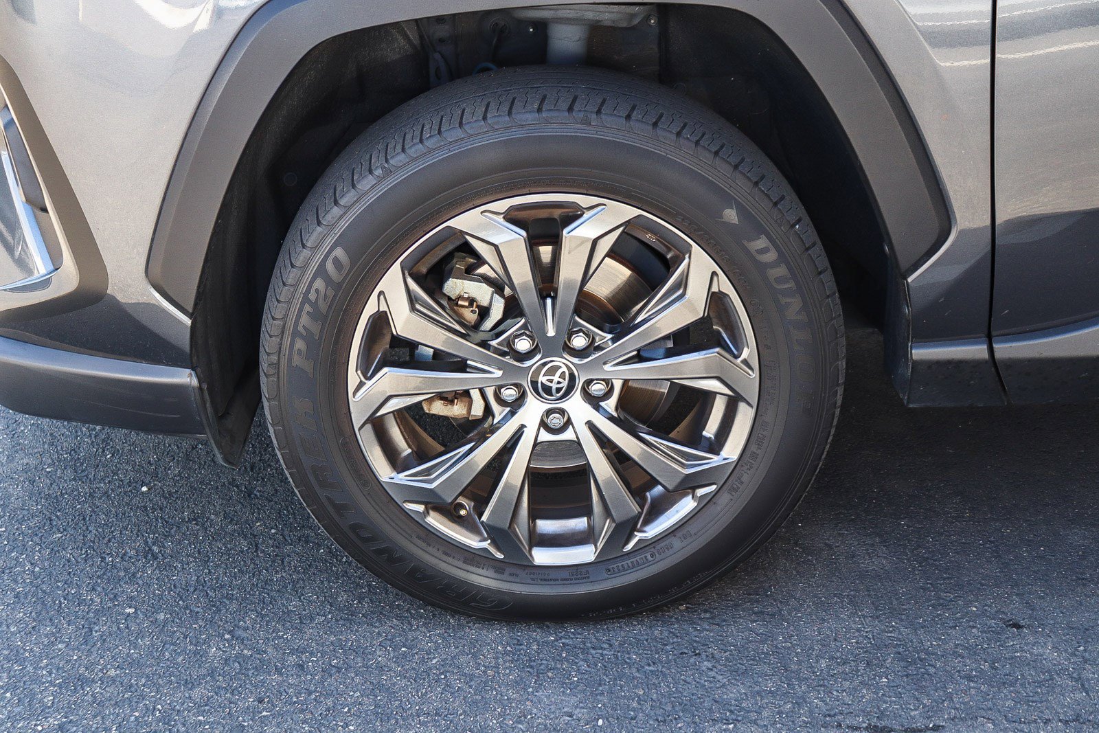 Used 2023 Toyota RAV4 XLE Premium image 17