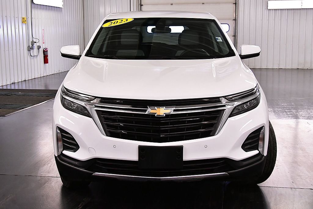 Used 2023 Chevrolet Equinox LT AWD/4WD image 2