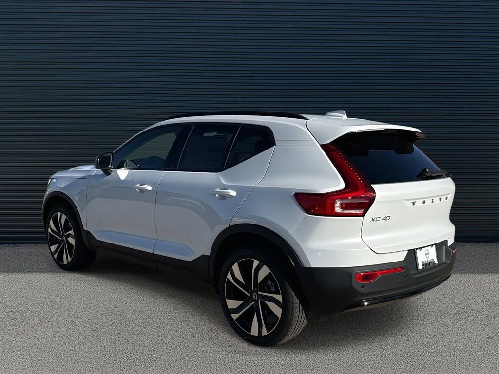 New 2026 Volvo XC40 B5 Ultra w/ Climate Package AWD/4WD image 7
