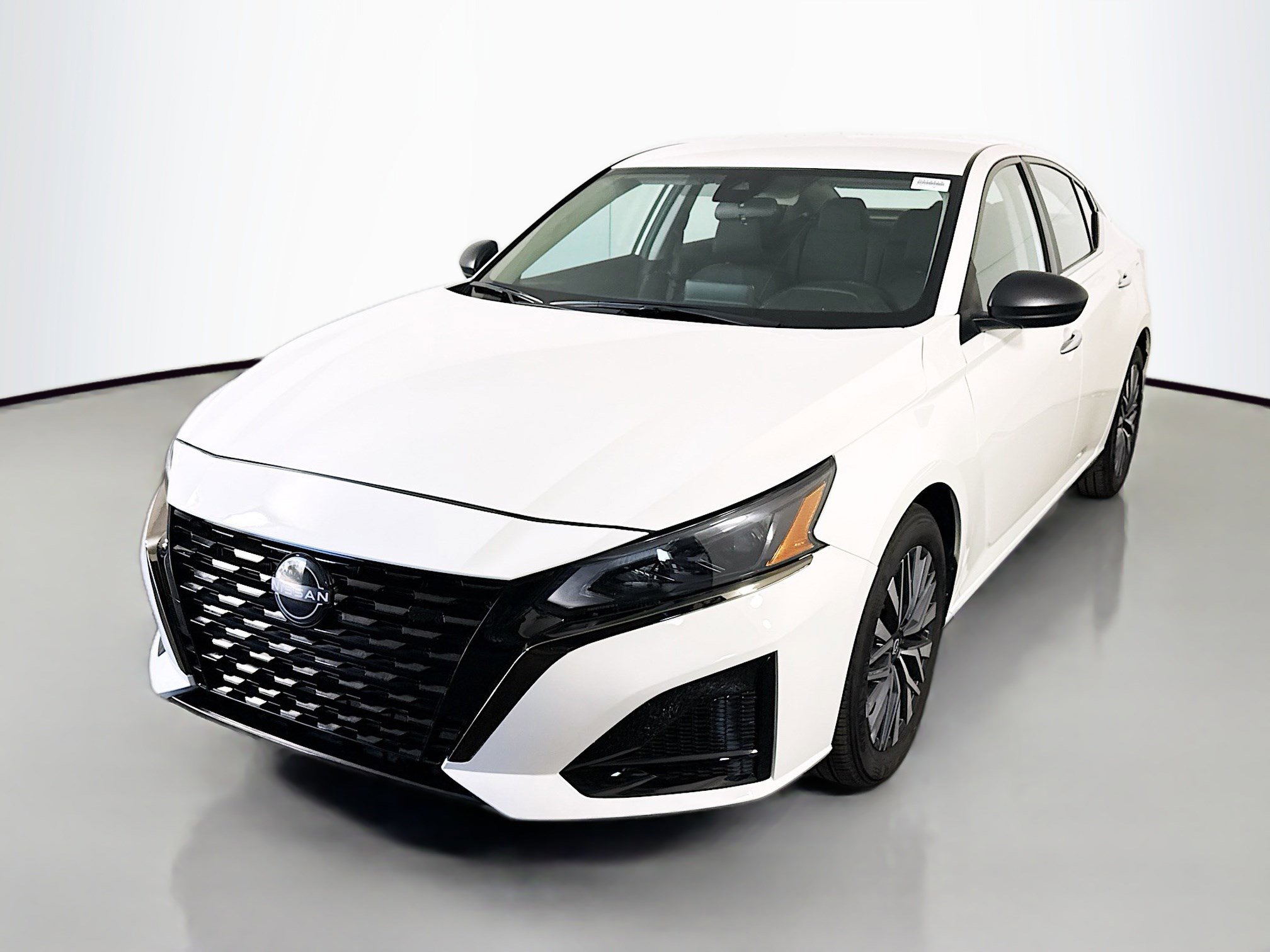 Used 2025 Nissan Altima 2.5 SV image 4