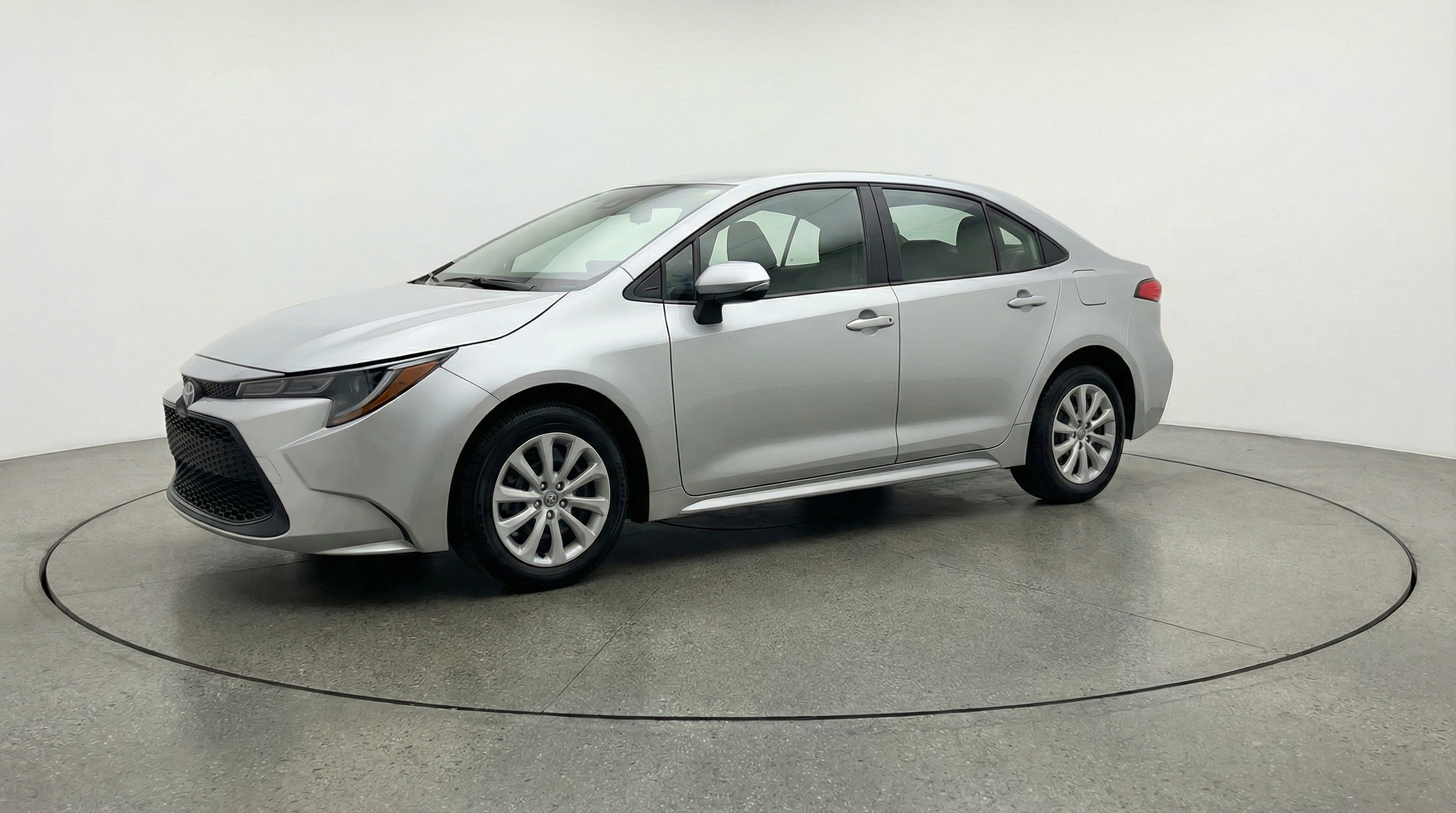 Used 2025 Toyota Corolla LE FWD image 3