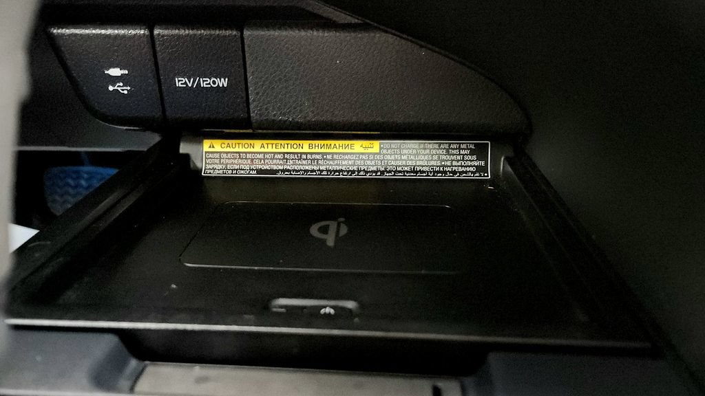 Used 2019 Toyota Camry XSE w/ Navigation Package FWD image 36