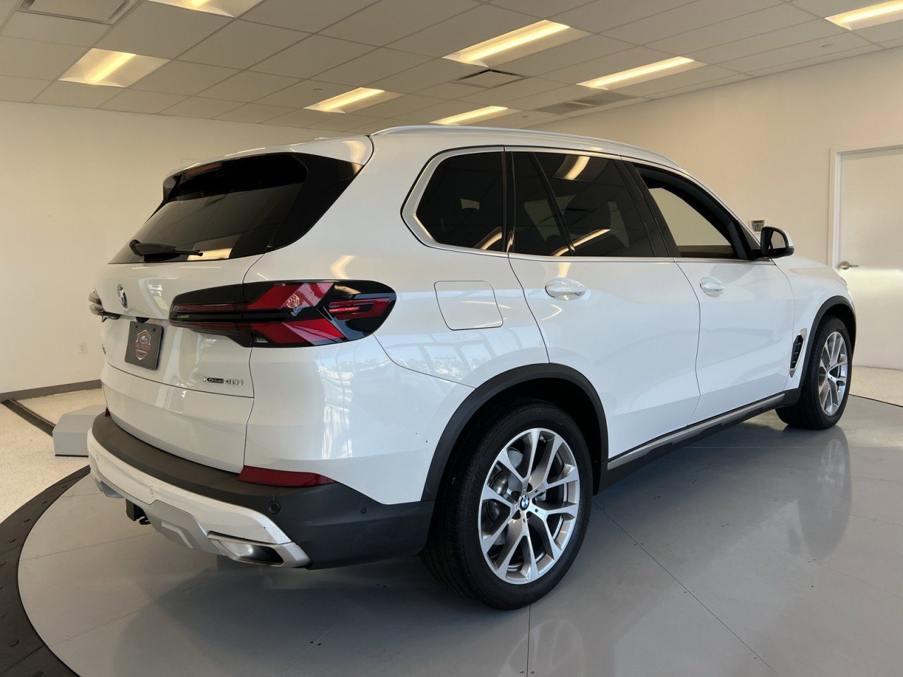 Used 2024 BMW X5 xDrive40i w/ Premium Package image 69
