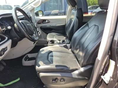 Used 2019 Chrysler Pacifica Touring-L FWD image 7