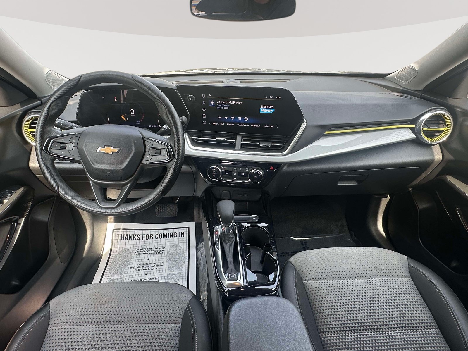 Used 2025 Chevrolet Trax LT FWD image 7