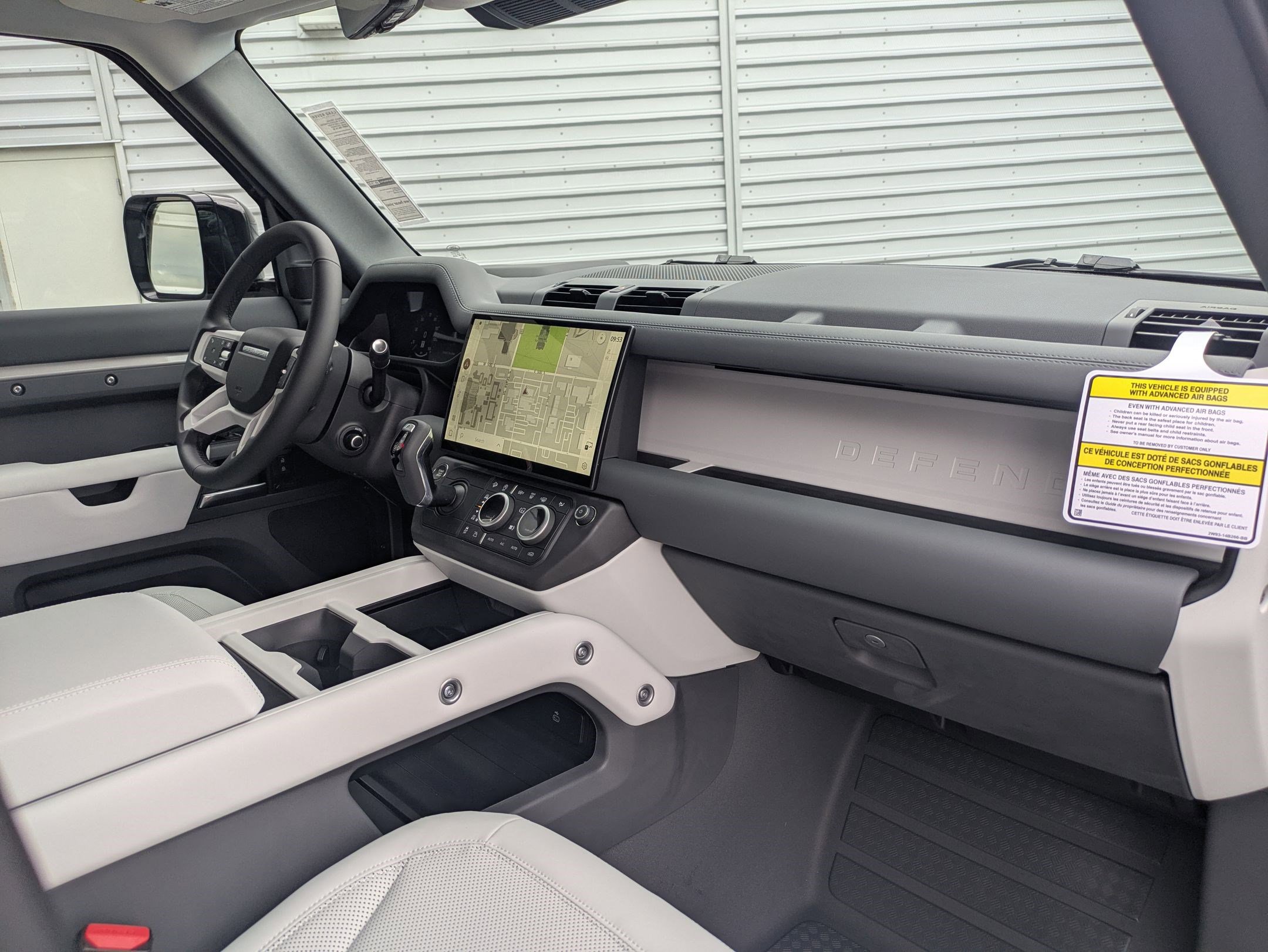 New 2026 Land Rover Defender 110 X-Dynamic SE AWD/4WD image 32