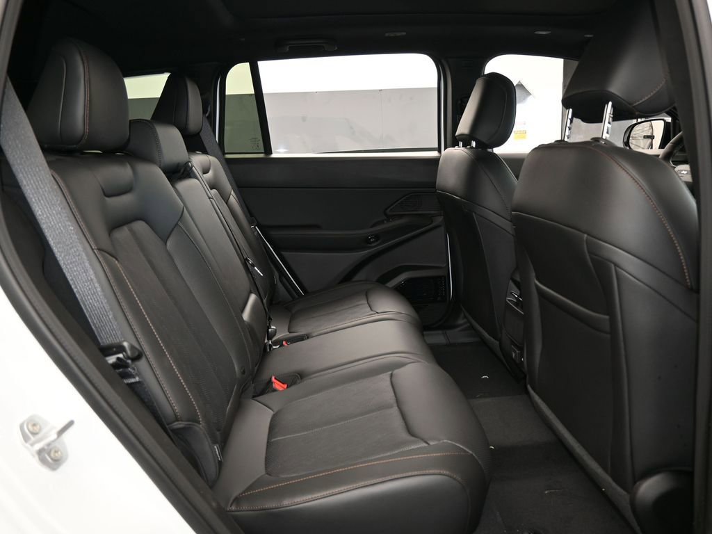 New 2026 Jeep Cherokee Overland image 38