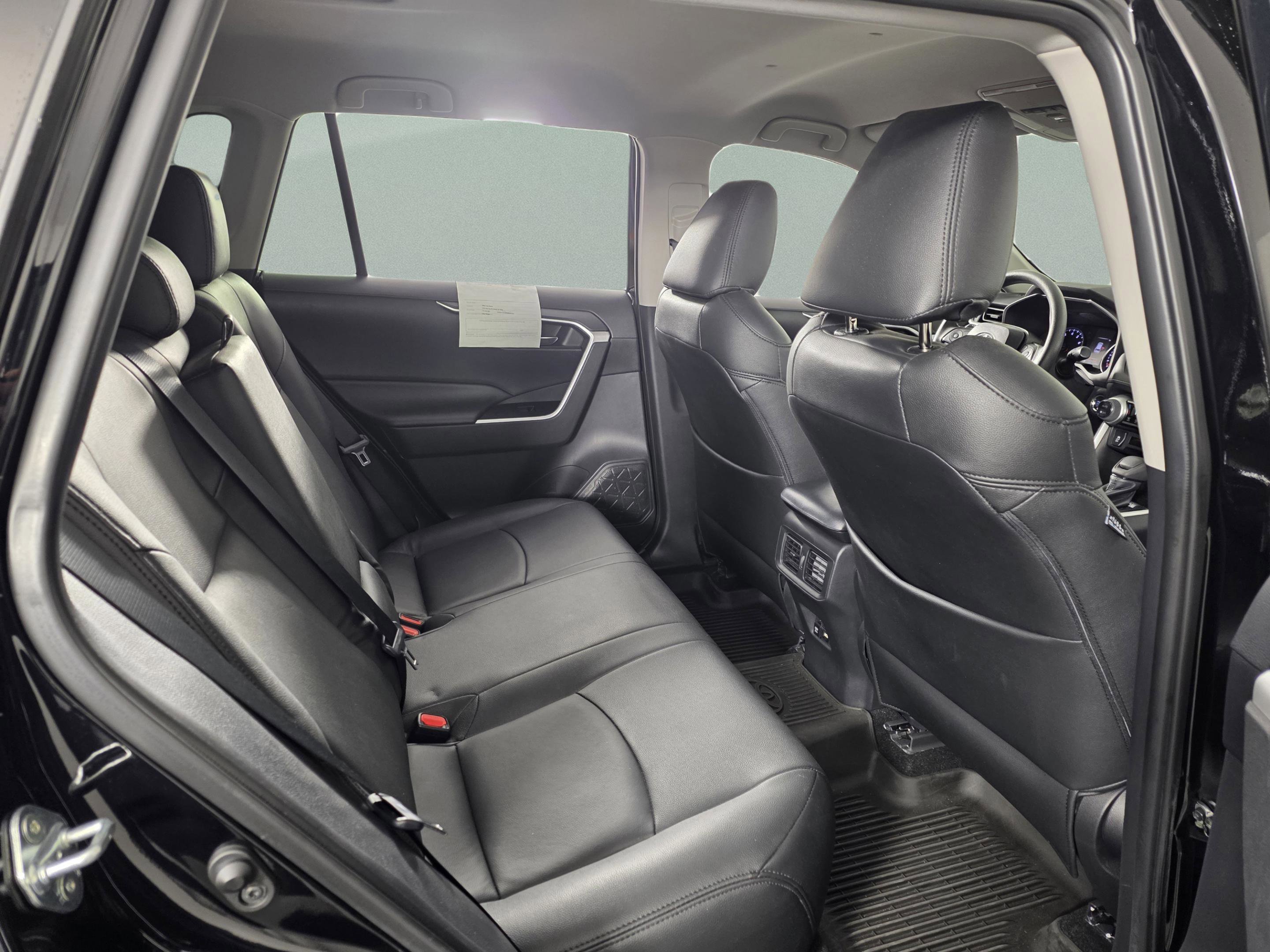 Used 2021 Toyota RAV4 XLE image 24