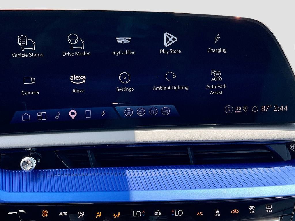 New 2025 Cadillac Optiq Sport 2 w/ LPO, Floor Liner Package AWD/4WD image 22