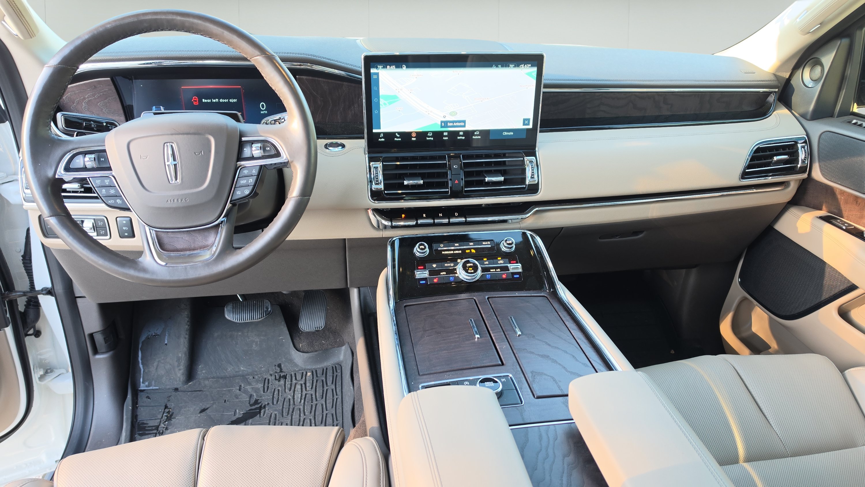 Used 2024 Lincoln Navigator Premiere AWD/4WD image 24