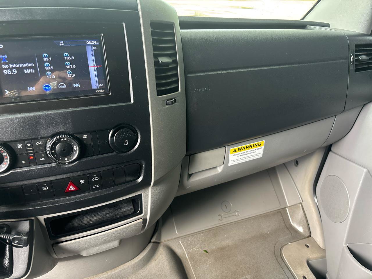 Used 2013 Mercedes-Benz Sprinter 2500 image 15