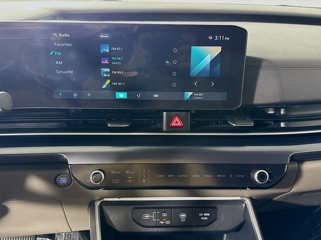 Used 2025 Kia Carnival FWD image 15