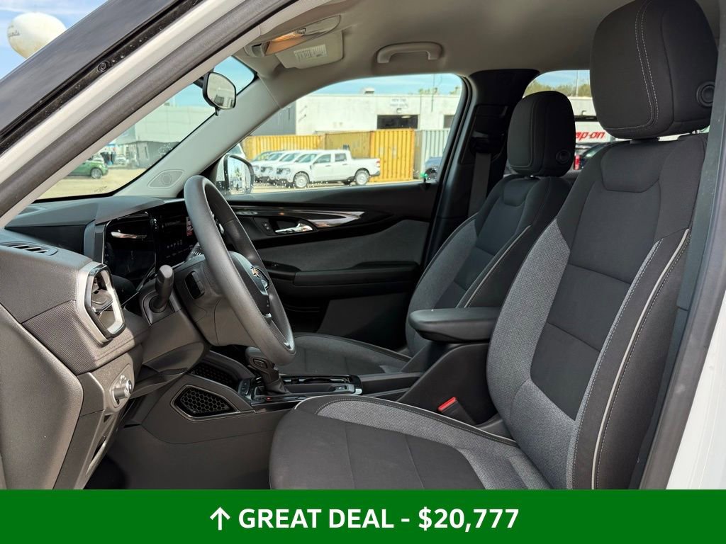 Used 2024 Chevrolet TrailBlazer LT w/ Driver Confidence Package image 38