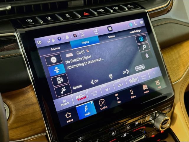 Used 2024 Jeep Grand Cherokee L Summit AWD/4WD image 15