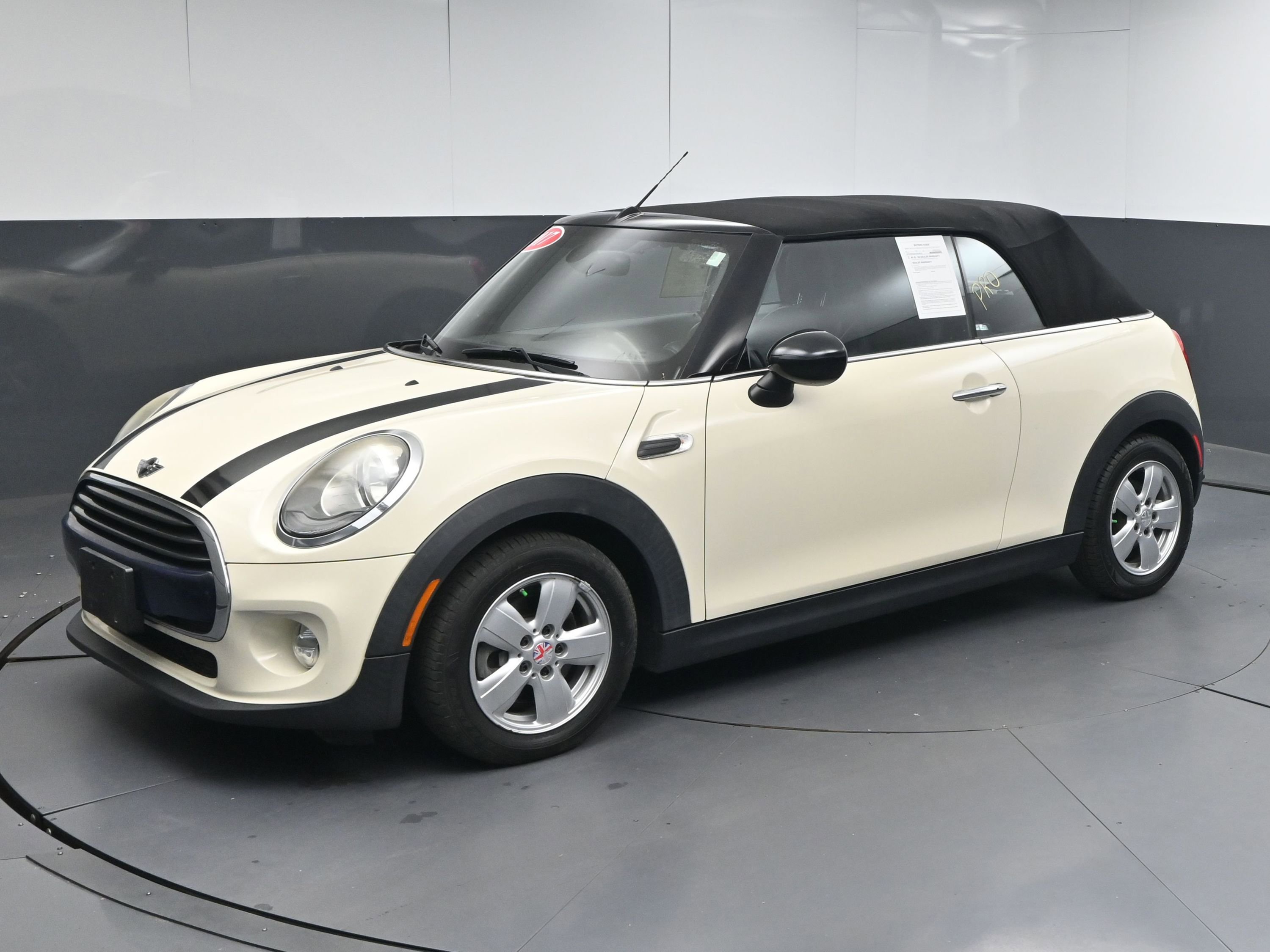 Used 2017 MINI Cooper Convertible image 4