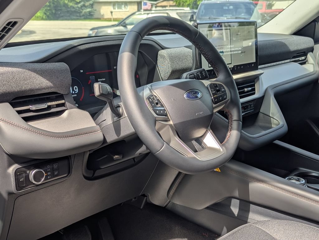 New 2026 Ford Explorer Active AWD/4WD image 5