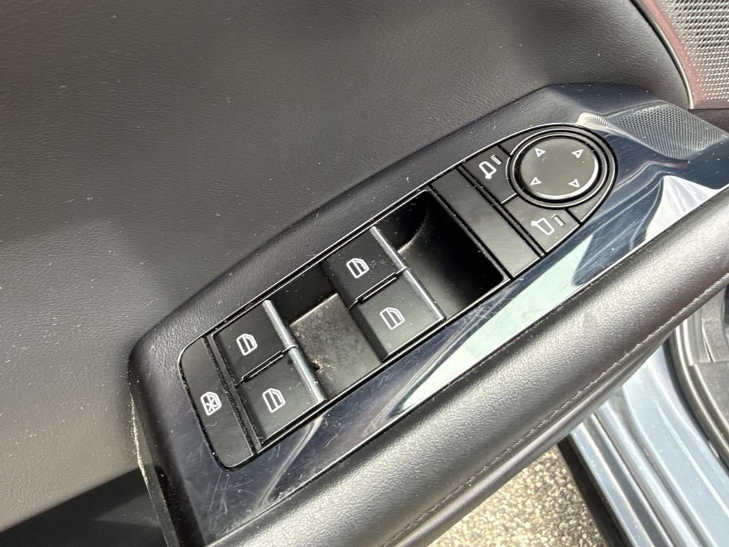 Used 2021 MAZDA MAZDA3 s FWD image 22
