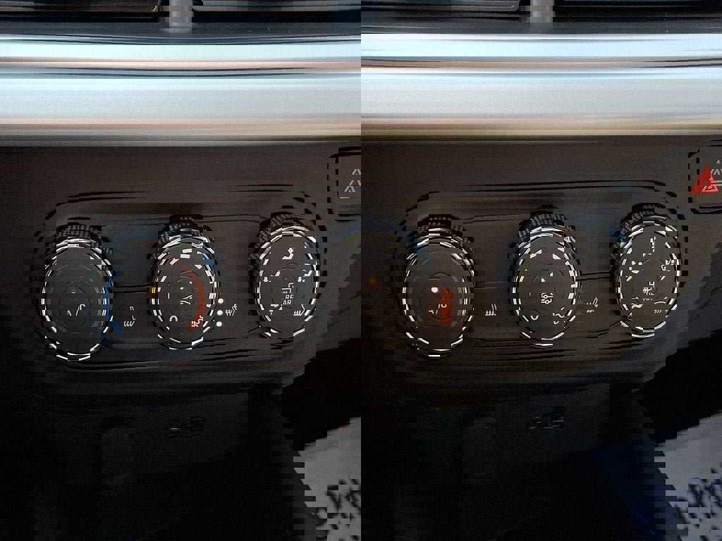 Certified 2024 Chevrolet Trax LS w/ LS Convenience Package image 17