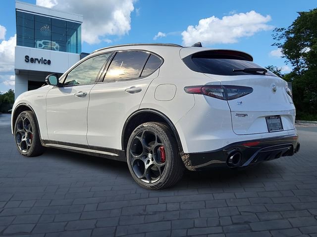 New 2026 Alfa Romeo Stelvio Sprint image 4