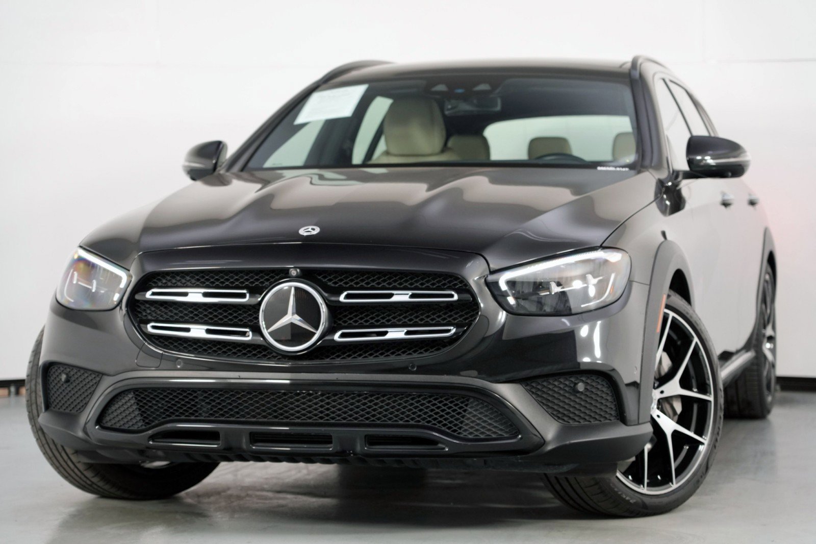 Used 2022 Mercedes-Benz E 450 4MATIC All-Terrain Wagon w/ Driver Assistance Package image 4