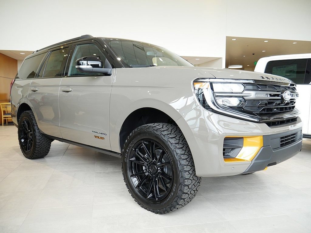 New 2027 Ford Expedition Tremor w/ Driver's Package AWD/4WD image 5